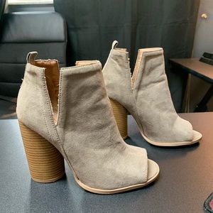 Open toed bootie